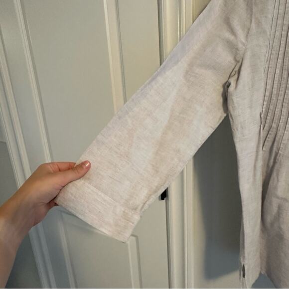 Chico’s Gray Linen Cotton Diamond Embellished Top Blouse 1 Medium - Picture 12 of 13